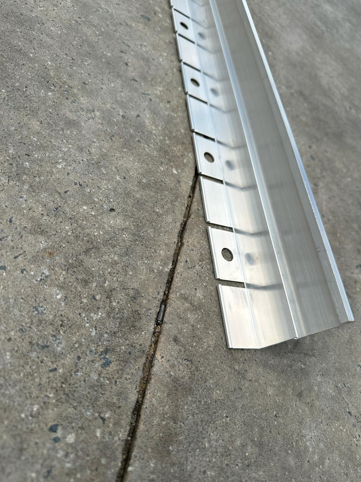 Aluminium edging