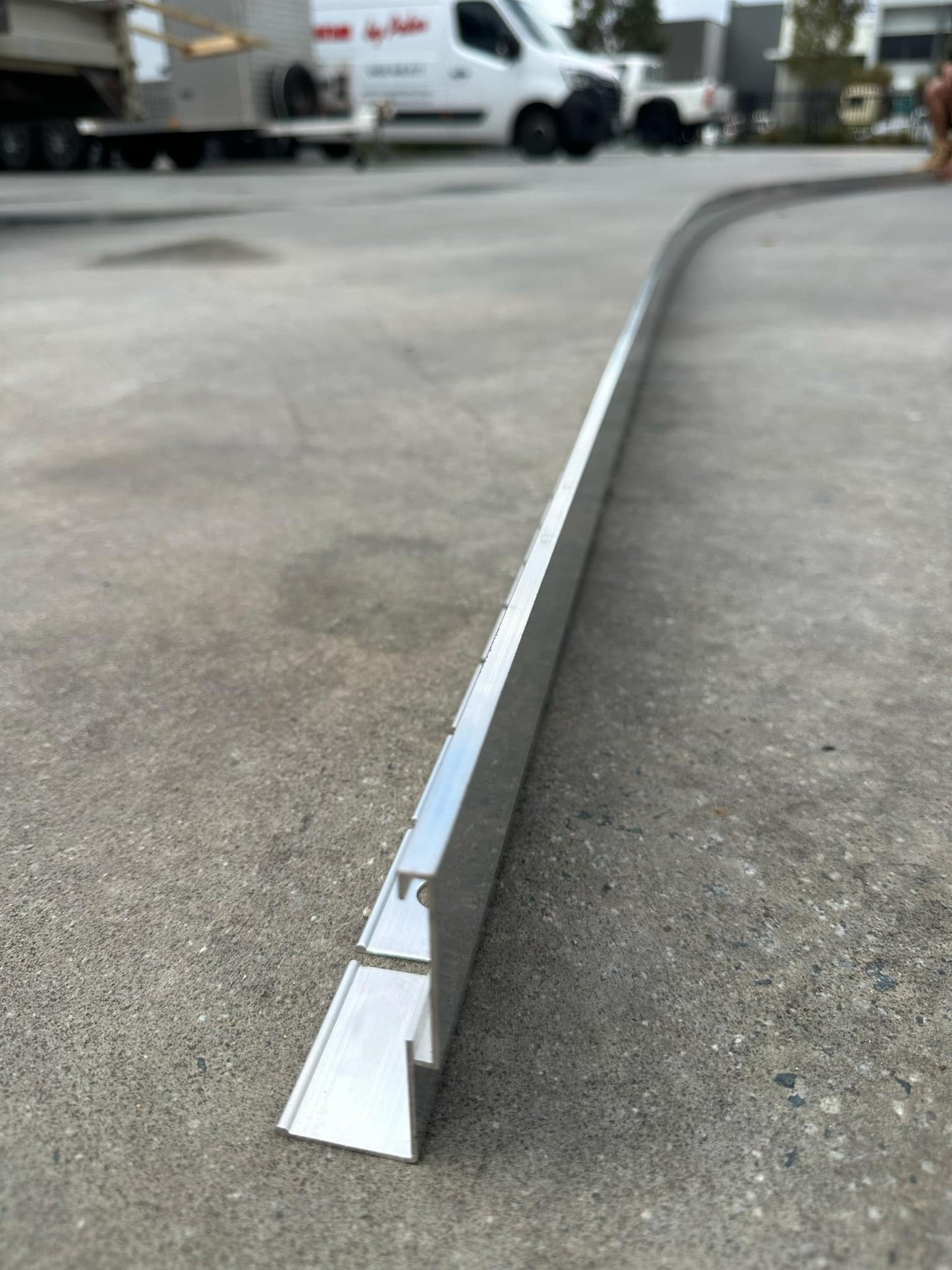Aluminium edging