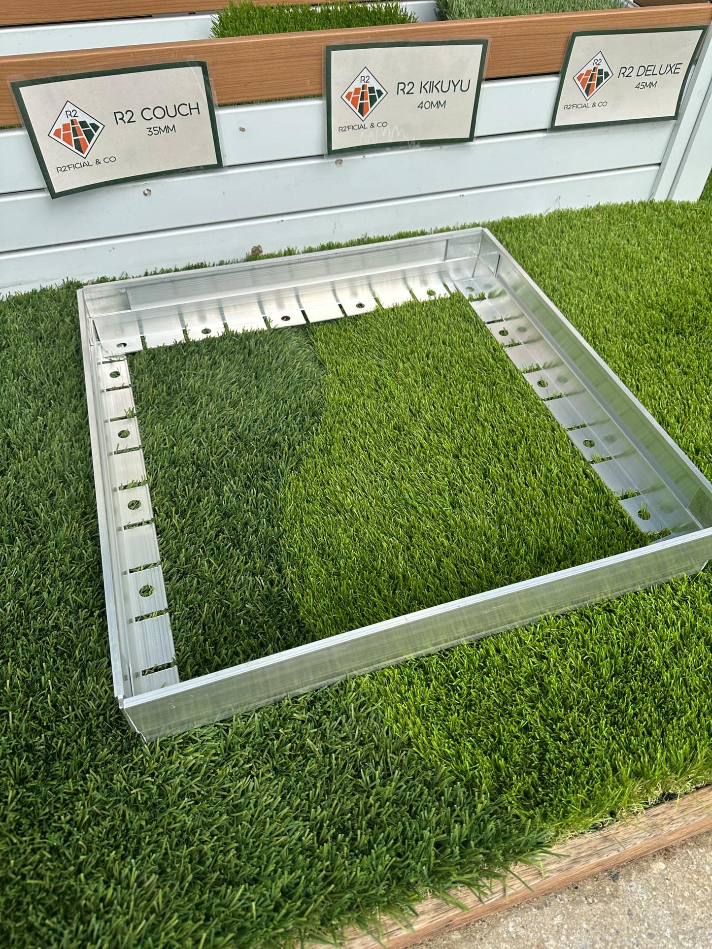 Aluminium edging squares 0.5m including corners