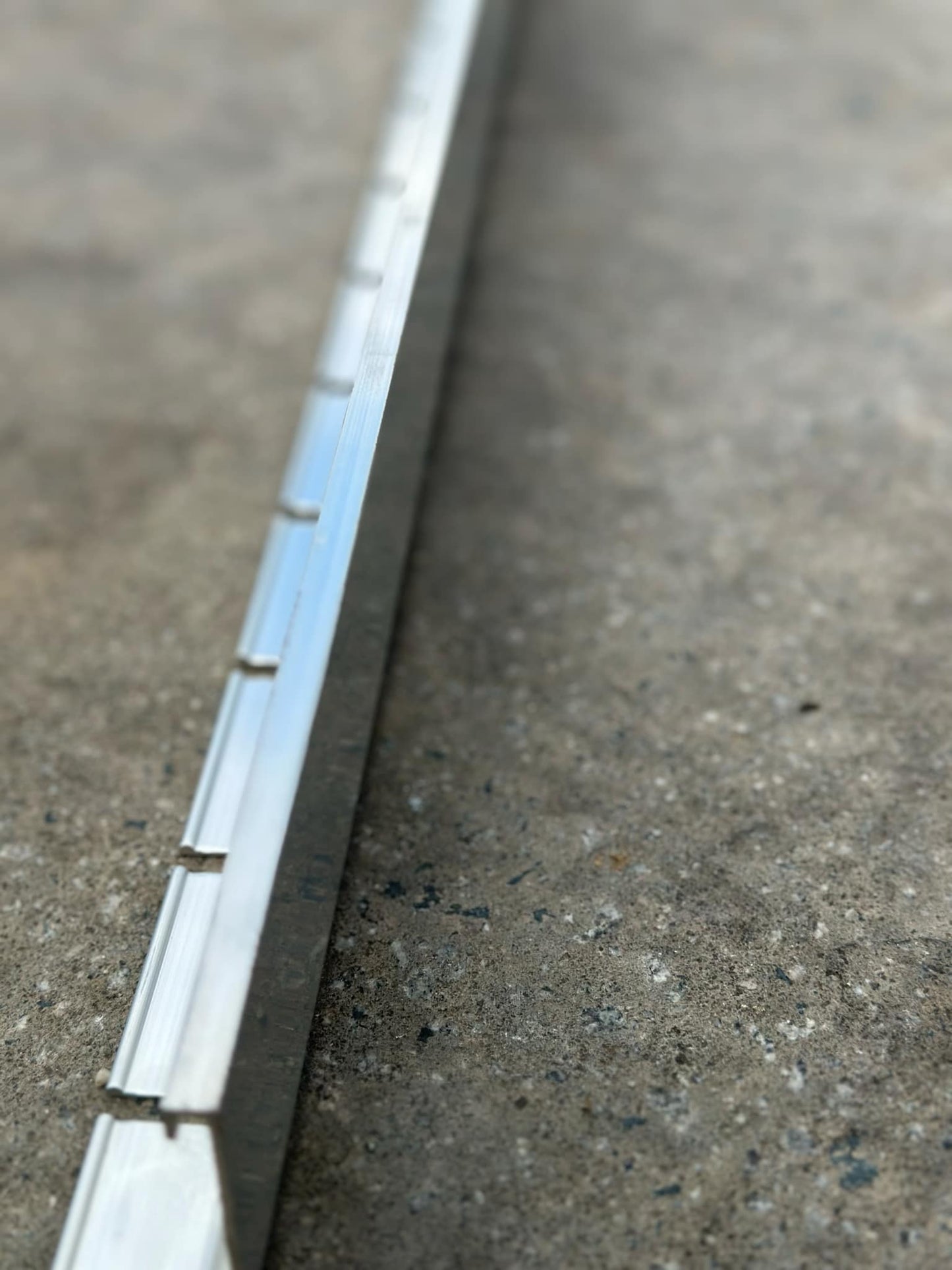 Aluminium edging